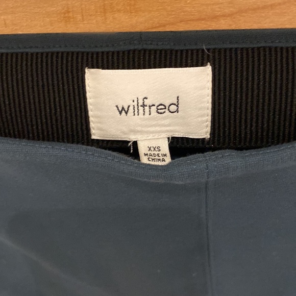 Green Aritzia pencil skirt - Picture 2 of 2